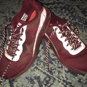 Maroon Nike air